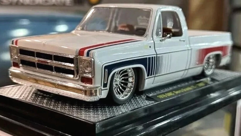 M2 Machines 1976 GMC Sierra Grande 15 – "SS02" (40300-S41) – Squarebody Syndicate 24-21 Release