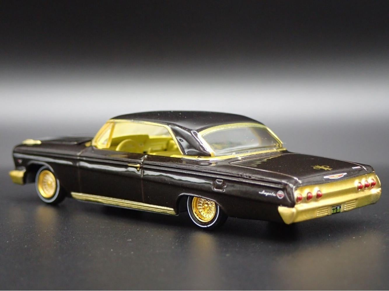 Auto World 1962 Chevy Impala SS Hardtop Custom Lowriders (MiJo Exclusive) - CP7656