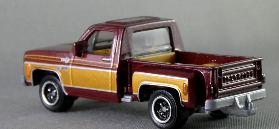 MATCHBOX '75 Chevy Stepside DVL58 - Exclusivité Walmart 2018