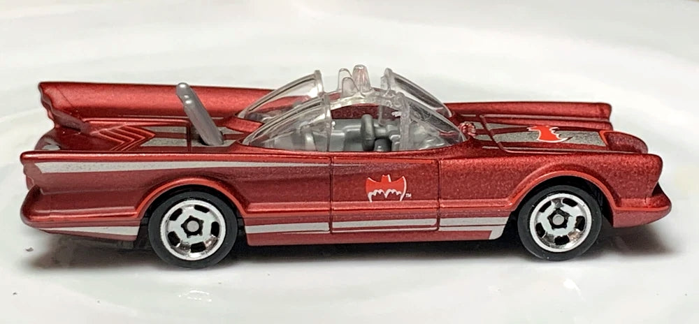 Batimóvil de la serie de televisión Hot Wheels HW Batman GHG55 - Exclusivo de Kroger