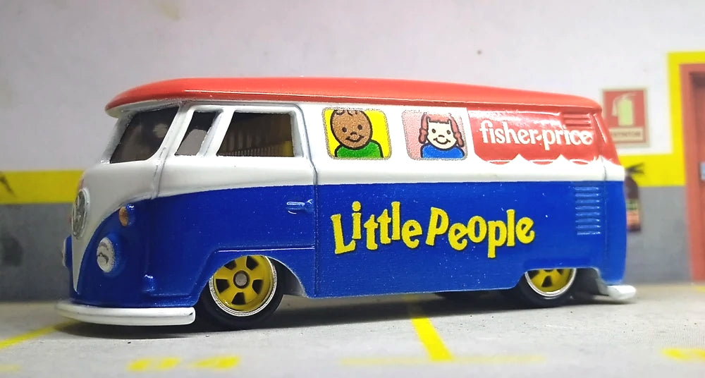 Hot Wheels Volkswagen T1 Panel Bus HCP02 - Premium con pasajeros reales - Cultura pop 2022 Fisher-Price Little People