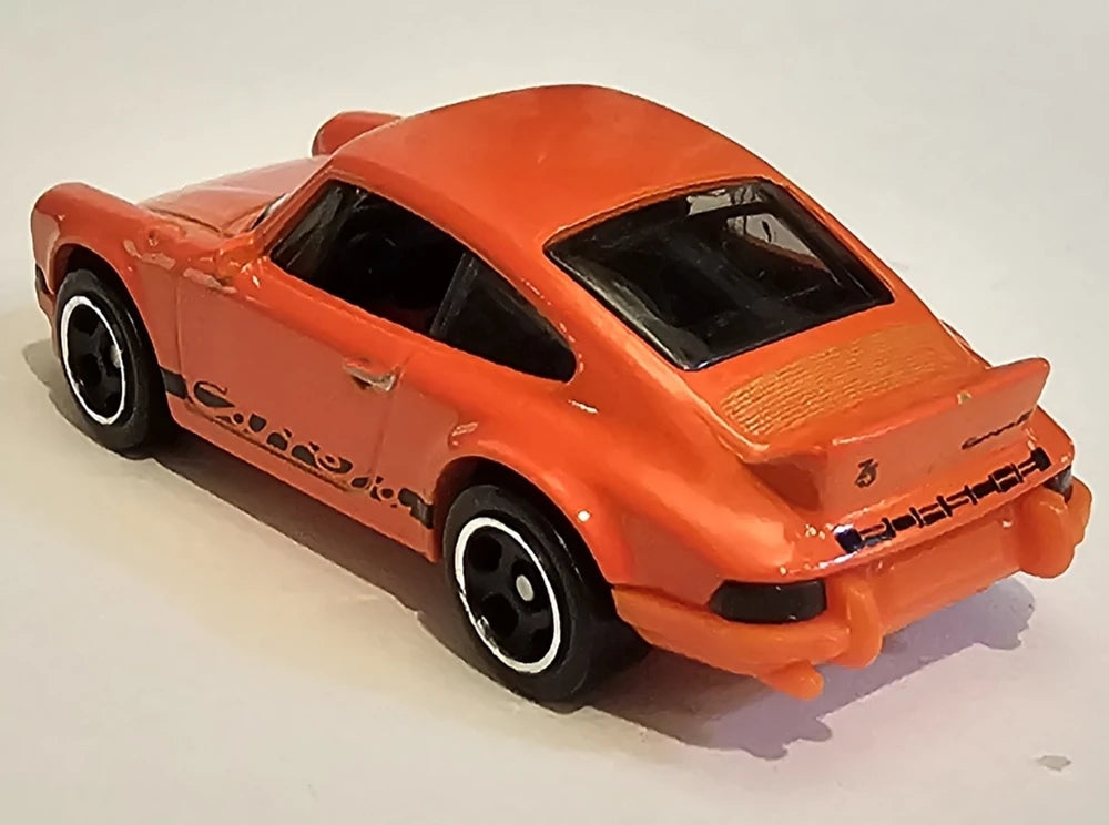 Hot Wheels Porsche 911 Carrera RS 2.7 HW Retro Racers HKJ82