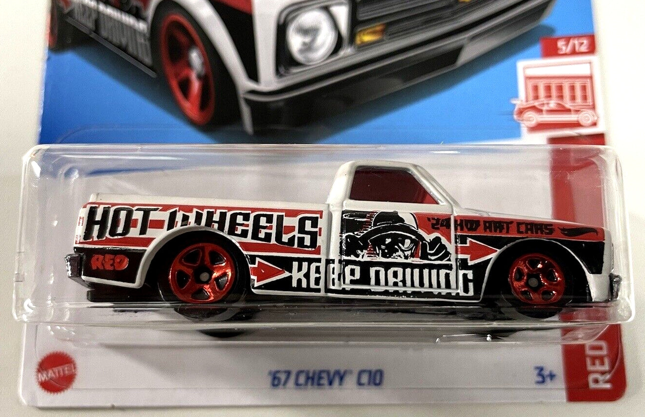 Hot Wheels Chevy C10 HW Edición Roja '67 HTF77 - Exclusivo de Target