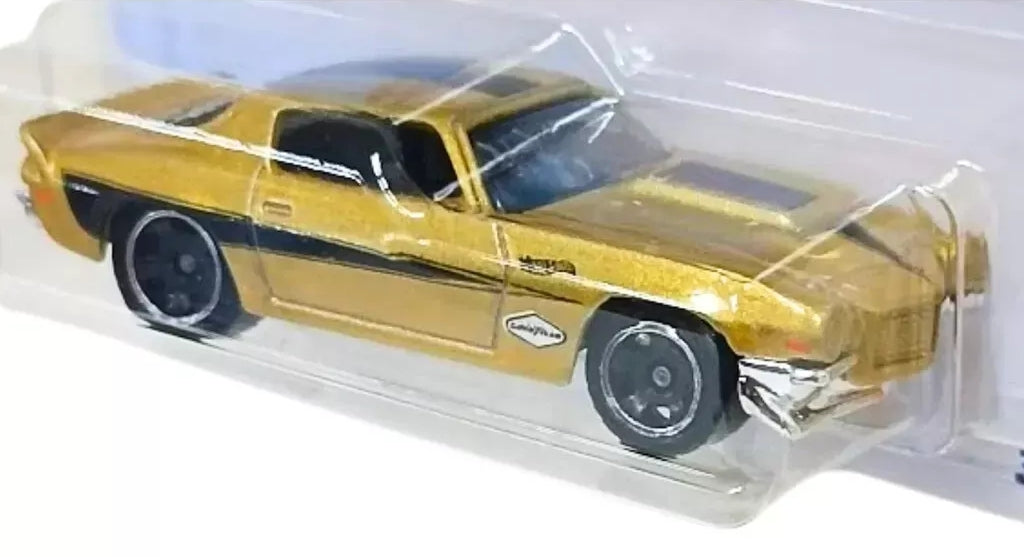 Hot Wheels Chevy Camaro RS HW '70 vs. '90 HYX03