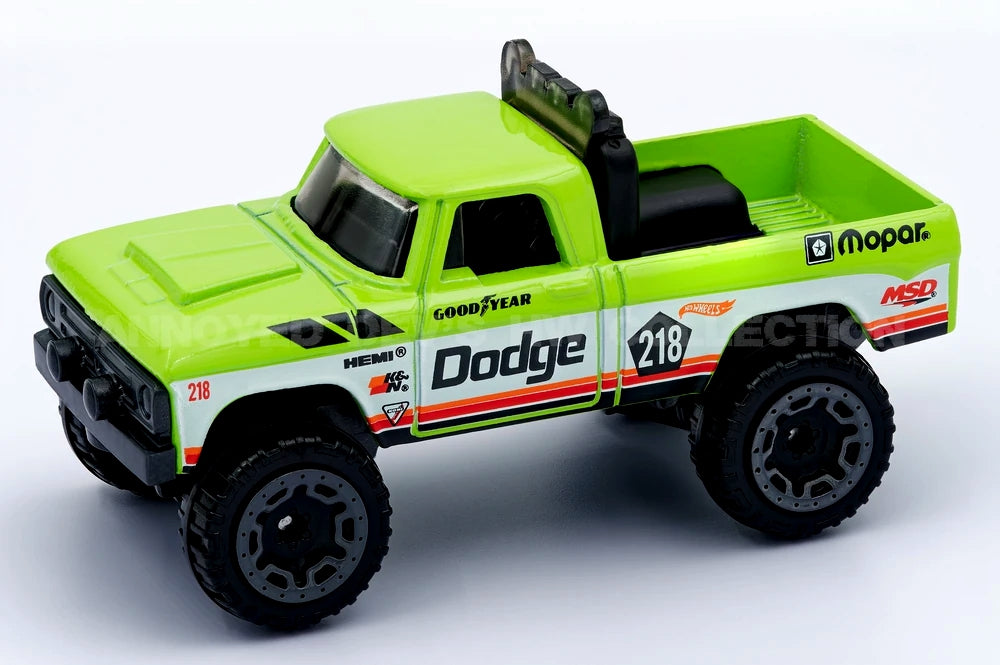 Hot Wheels Dodge Power Wagon HW Dirt '70 HYX26
