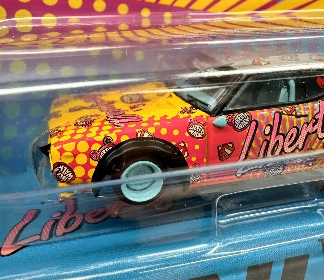 Mini GT Nissan Skyline Kenmeri Liberty Walk LBWK KUMA - MGT00698-MJC - Édition limitée - Chase