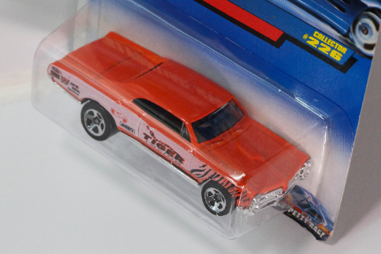 Pontiac GTO 29282 de Hot Wheels del 67 (más (+) un Hot Wheel de regalo)