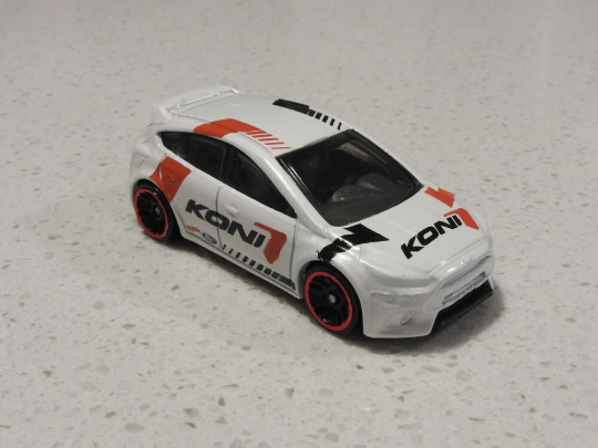 Broken Blister - Hot Wheels Ford Focus RS HW Speed Graphics DTX64 - Más (+) un Hot Wheel de bonificación - Raro y HTF - Broken Blister