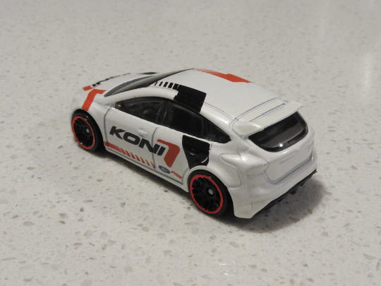 Broken Blister - Hot Wheels Ford Focus RS HW Speed Graphics DTX64 - Más (+) un Hot Wheel de bonificación - Raro y HTF - Broken Blister