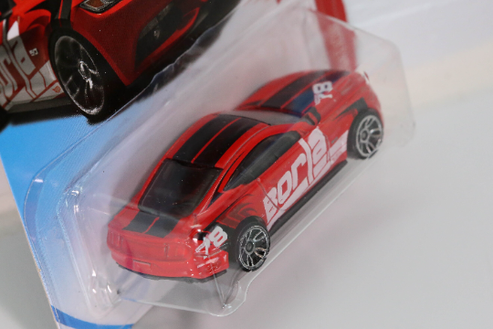 Hot Wheels 2015 Ford Mustang GT HW Red Edition FKC17 - Exclusivo de Target - Más (+) un Hot Wheel de regalo