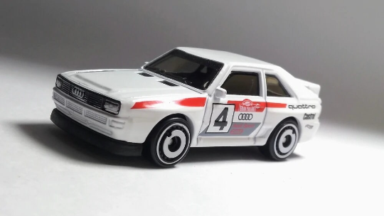 Hot Wheels Audi Sport Quattro HW Baja Blazers FWG04 del 84