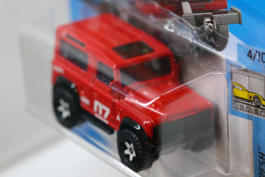 Hot Wheels Land Rover Defender 90 HW Baja Blazers GHB38 - Plus (+) une Hot Wheel en bonus