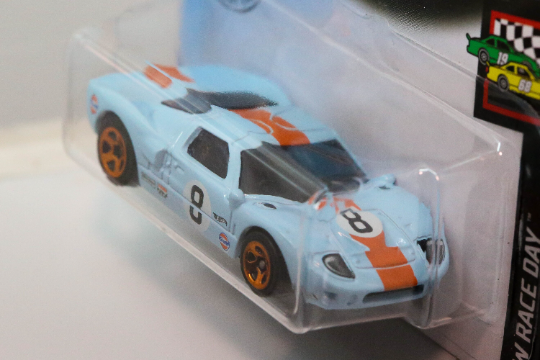 Hot Wheels Ford GT-40 HW Race Day GHC55 - Gulf Livery