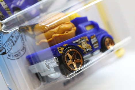 Hot Wheels Buns of Steel HW Fast Foodie GHD71 2020 - Treasure Hunt - Plus (+) a Bonus Hot Wheel