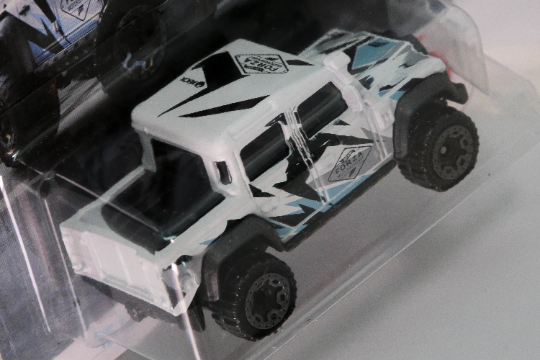 Hot Wheels '15 Land Rover Defender Double Cab HW Forza Motorsport GJV67