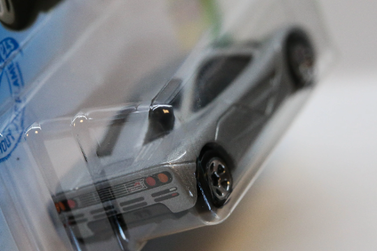 Hot Wheels McLaren F1 HW Exotics GRX57 - Plus (+) une Hot Wheel en bonus