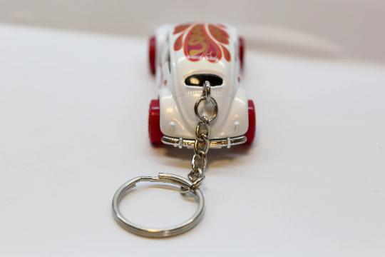 Hot Wheels Volkswagen Beetle HW Holiday Racers GTC73 Keychain - Valentine Edition - Perfect Gift