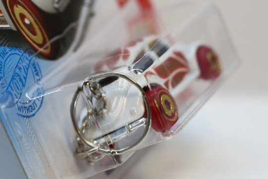 Hot Wheels Volkswagen Beetle HW Holiday Racers GTC73 Keychain - Valentine Edition - Perfect Gift