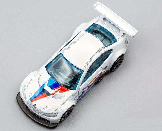 Hot Wheels BMW M3 GT2 HW Race Day GTC82 - Plus (+) une Hot Wheel en bonus