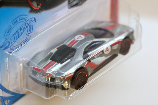 Hot Wheels '17 Ford GT HW entonces y ahora GTD23 - ZAMAC #010 - Exclusivo de Walmart - Más (+) un Hot Wheel de bonificación