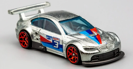 Hot Wheels BMW M3 GT2 HW Race Day GTD25 - ZAMAC #012 - Exclusivo de Walmart - Más (+) un Hot Wheel de bonificación