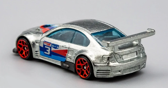 Hot Wheels BMW M3 GT2 HW Race Day GTD25 - ZAMAC #012 - Exclusivo de Walmart - Más (+) un Hot Wheel de bonificación