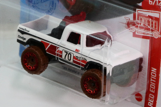 Hot Wheels Dodge Power Wagon HW Red Edition GTD54 de 1970 - Exclusivo de Target - Más (+) un Hot Wheel de regalo