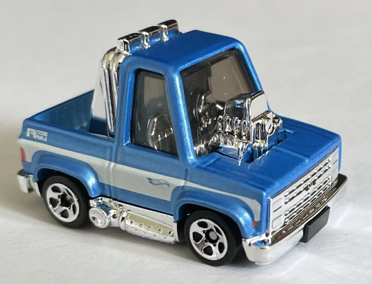Chevrolet Silverado '83 con toon HW Tooned HCT26 de Hot Wheels