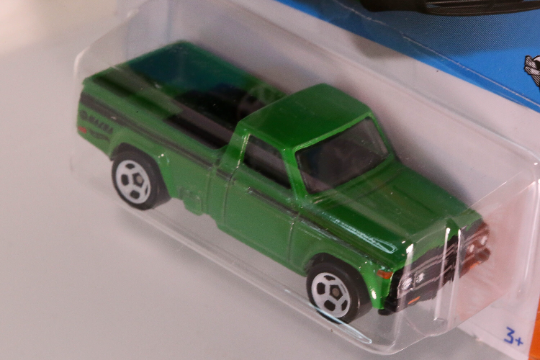 Hot Wheels Mazda Repu HW Hot Trucks HCW82 - Plus (+) une Hot Wheel en bonus