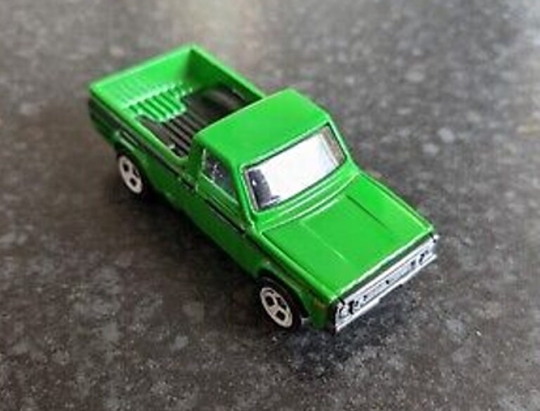 Hot Wheels Mazda Repu HW Hot Trucks HCW82 - Plus (+) une Hot Wheel en bonus