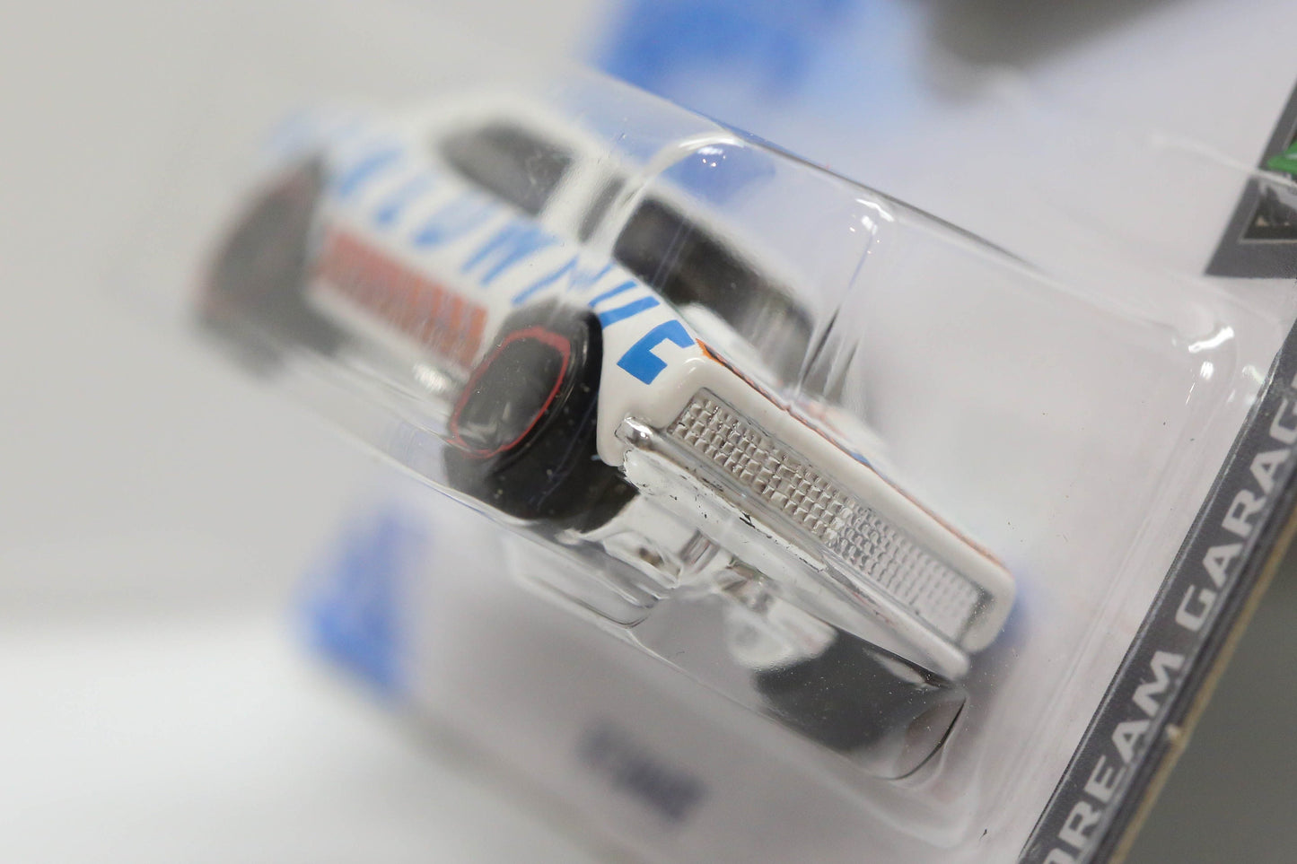 Hot Wheels '67 Camaro HW Dream Garage GRY12 - Más (+) un Hot Wheel de bonificación