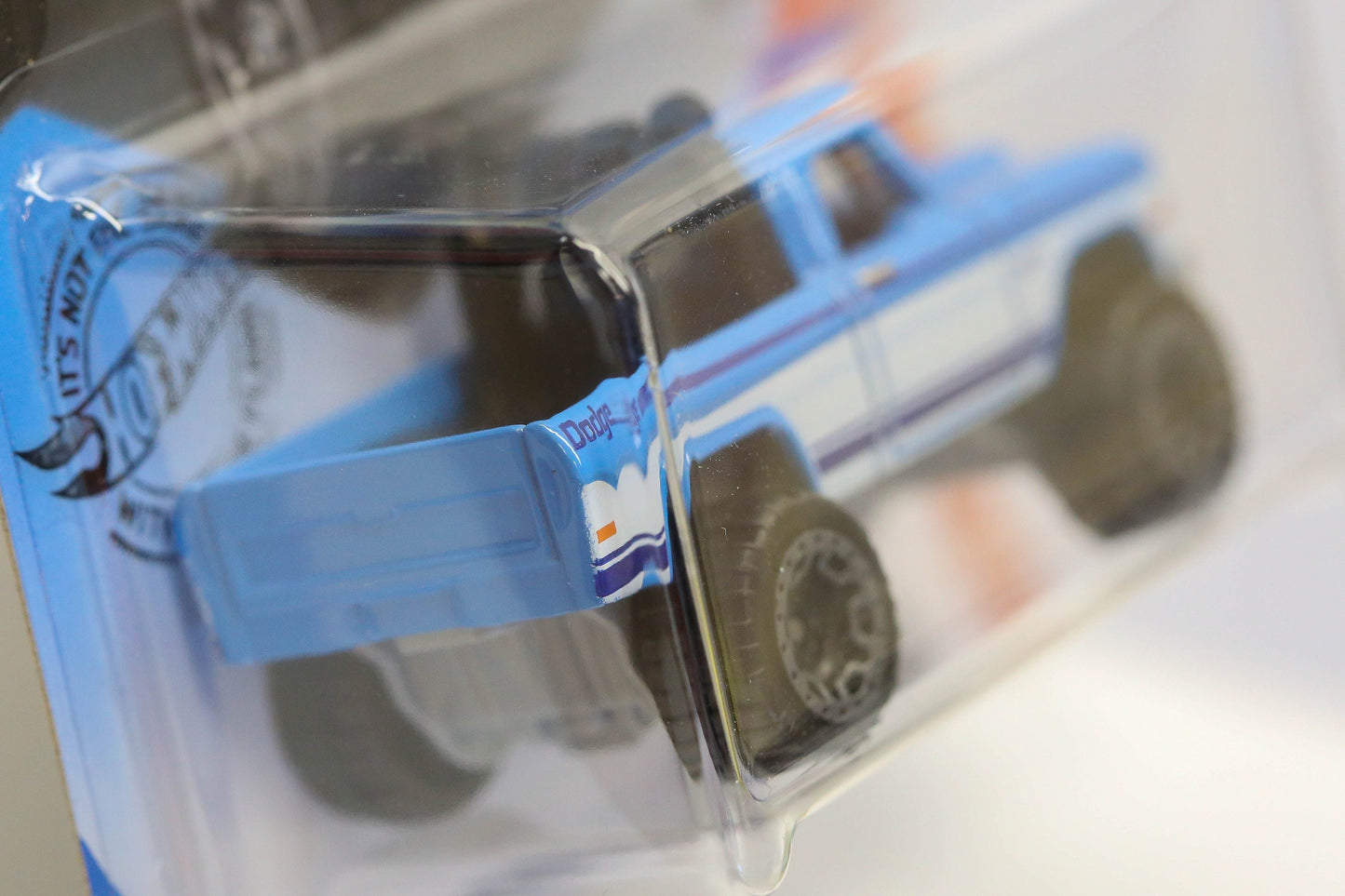 Hot Wheels Dodge Power Wagon HW Hot Trucks GHC39 '70 - Plus (+) une Hot Wheel en bonus