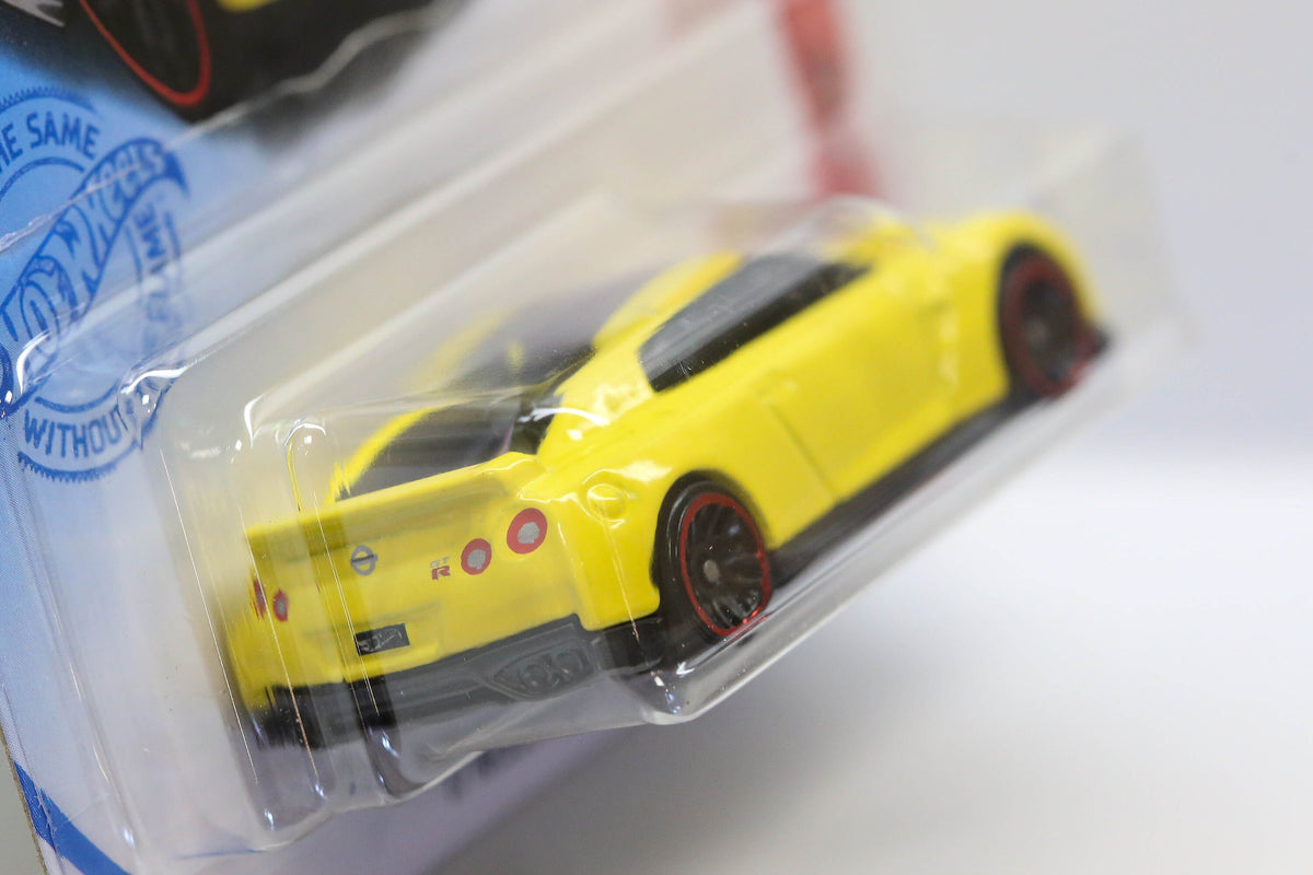 Hot Wheels '17 Nissan GT-R HW Then and Now GTB34