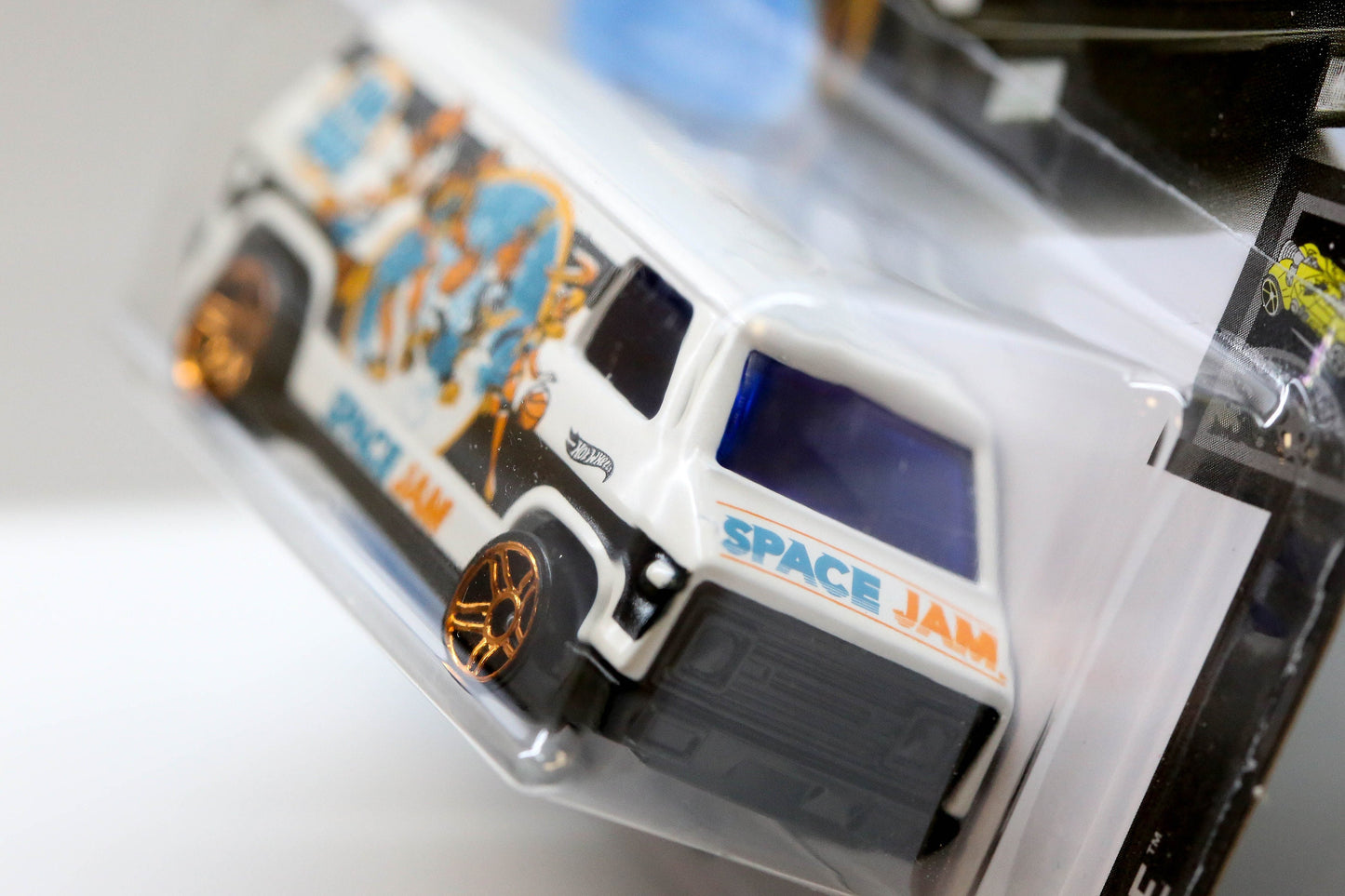 Furgoneta Hot Wheels de los 70 HW Space GRY76 - Space Jam - Más (+) una Hot Wheel de bonificación