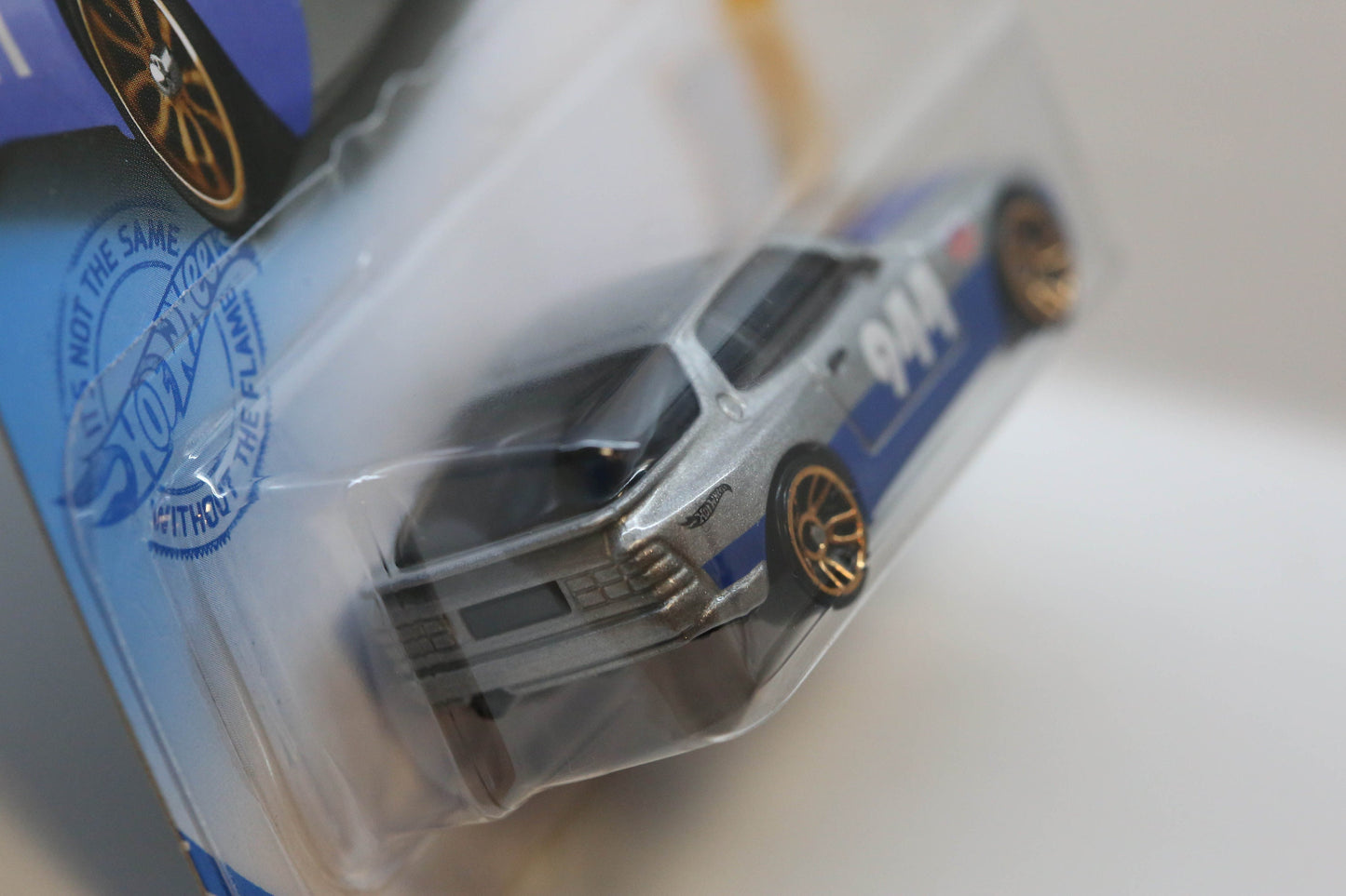 Hot Wheels '89 Porsche 944 Turbo HW Turbo GRY56 - Plus (+) a Bonus Hot Wheel