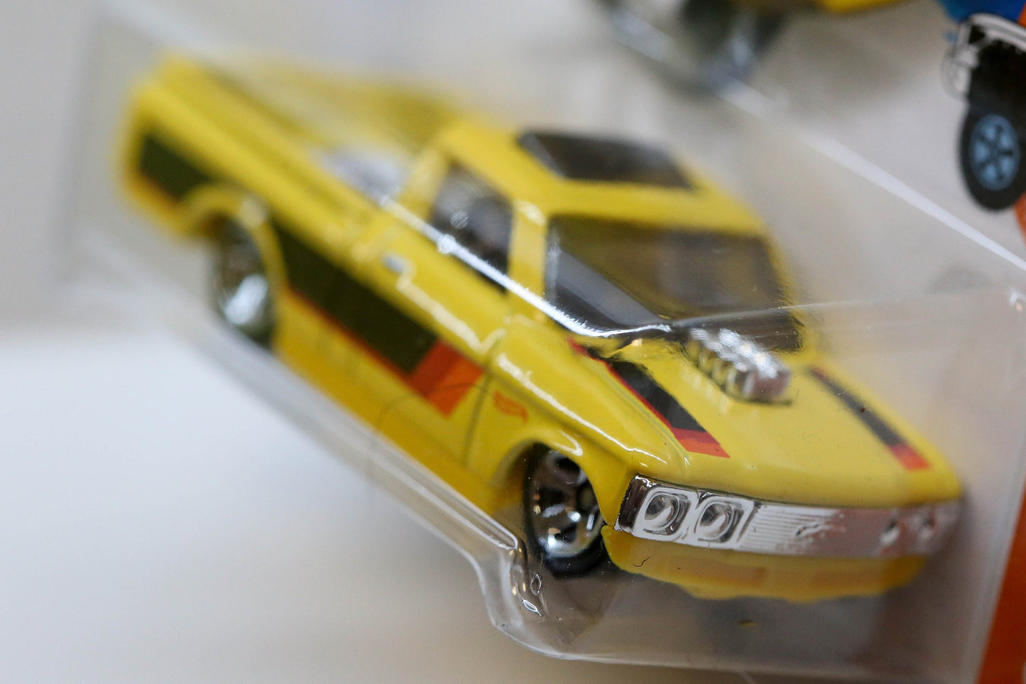 Camionetas Chevy Luv HW Hot Wheels personalizadas del 72 DHP17