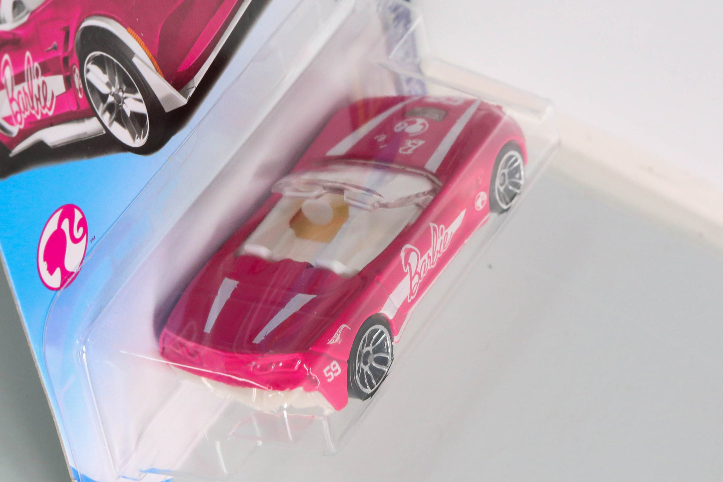 Hot Wheels '14 Corvette Stingray Barbie HW Screen Time FJW39 - Édition 50e anniversaire - Plus (+) une Hot Wheel bonus - Rare et VHTF