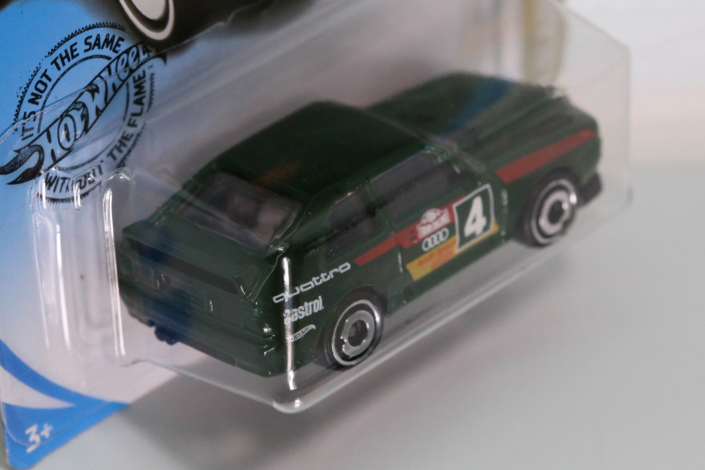 Hot Wheels '84 Audi Sport Quattro HW Baja Blazers FYF53 - Más (+) un Hot Wheel de bonificación