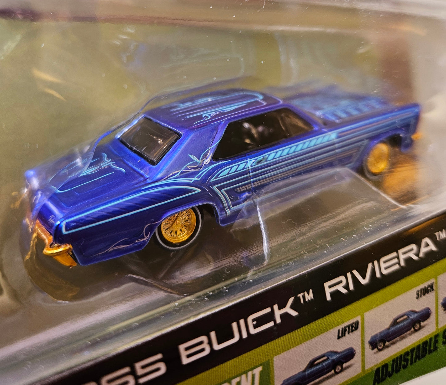 Maisto 1965 Buick Riviera Lowrider - Candy Blue - "Lowriders" Series - 15494-23D Chase