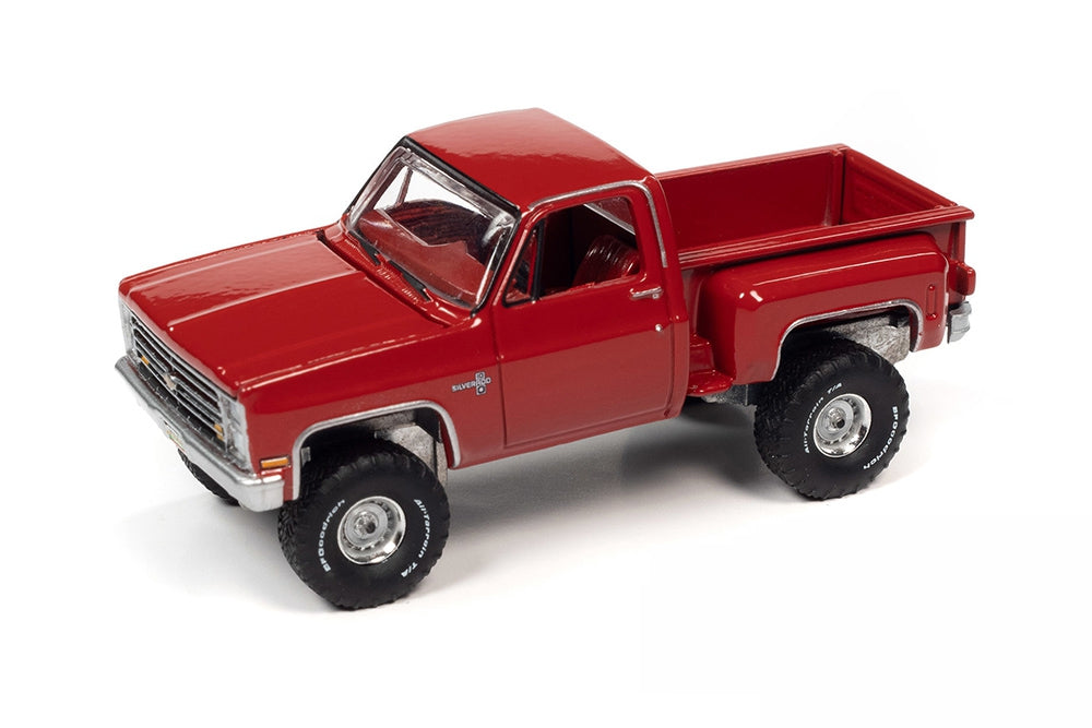 Auto World 1986 Chevy Silverado K10 Stepside Pickup  AW64352-A2 - Bright Red