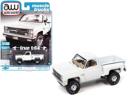 Auto World 1986 Chevy Silverado K10 Stepside Pickup  AW64352-B2 - White