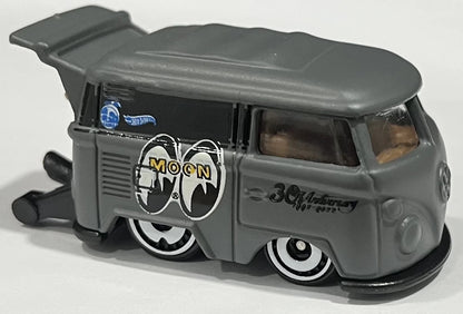 Hot Wheels Kool Kombi HW Surf's Up HKK80 - Plus (+) a Bonus Hot Wheel - Moon