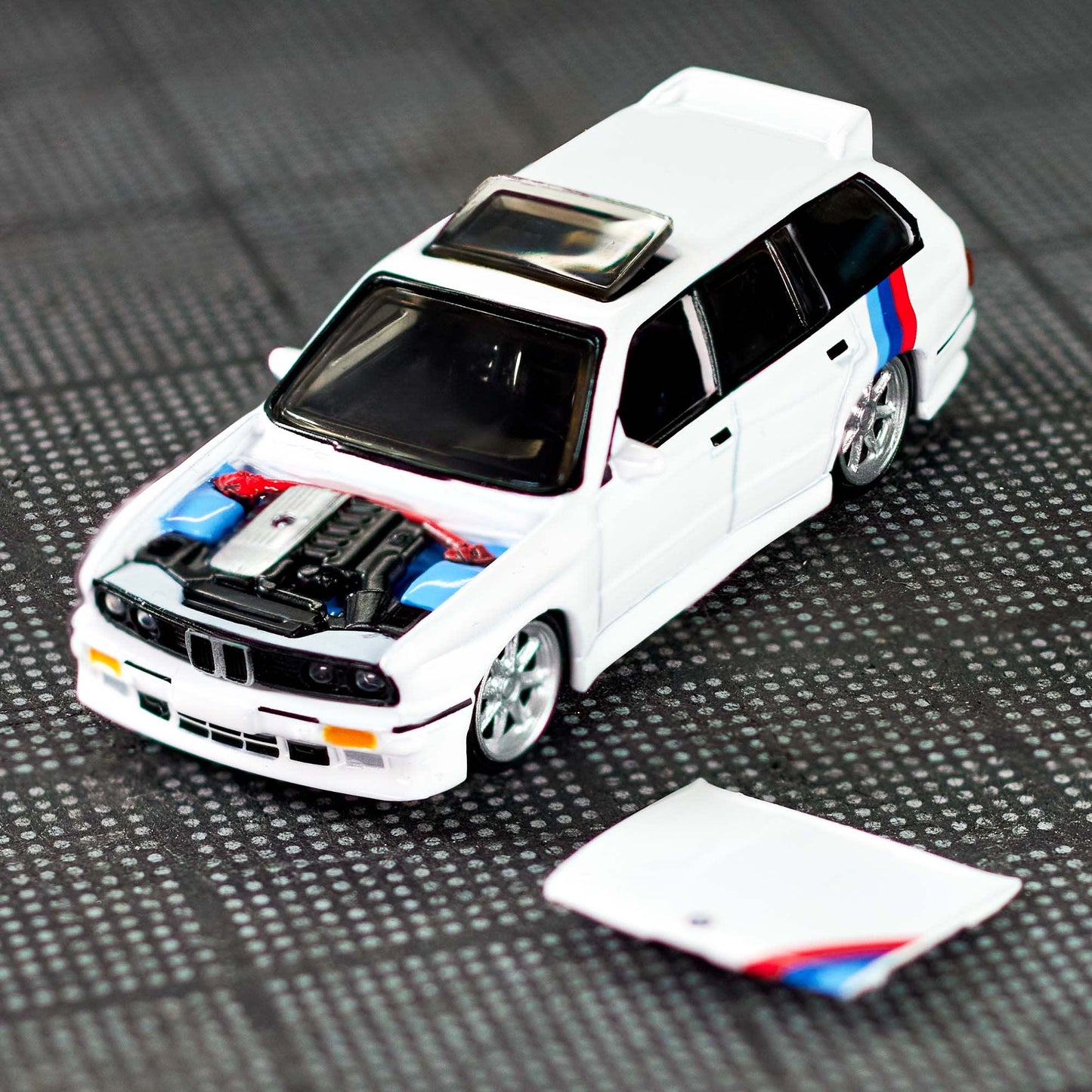 Hot Wheels Collectors Elite 64 1990 BMW 318i Touring - HNJ60