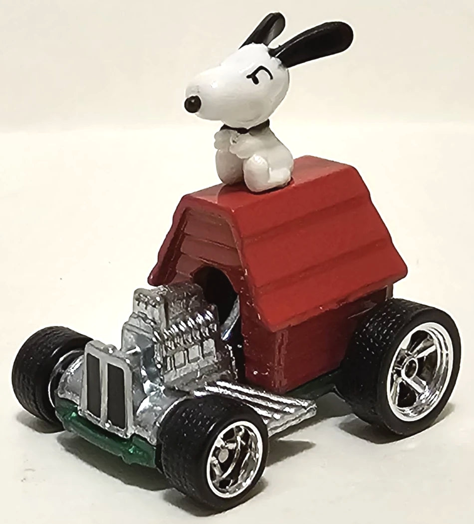 Hot Wheels Pop Culture Peanuts Snoopy HVJ42 Premium with Real Riders Magnonus Collectibles