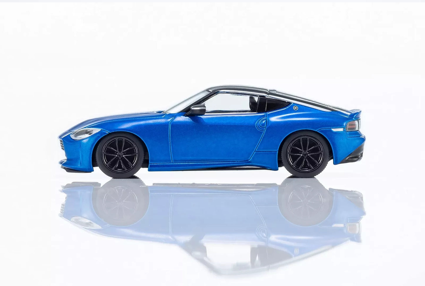 Kyosho Mini Car & Book - Nissan Fairlady Z - Limited Edition – Blue - K07117BL