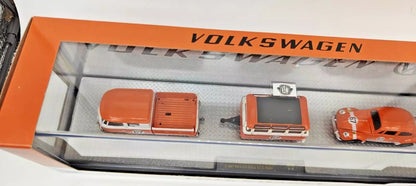 M2 Machines 1960 VW Double Cab Truck USA Model & 1967 VW Beetle Deluxe U.S.A. Model R48 21-18