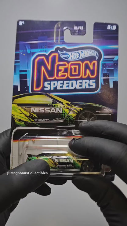 Hot Wheels 2017 Nissan GT-R (R35) - Neon Speeders Series 2023 - HLH75 - Plus (+) a Bonus Hot Wheel