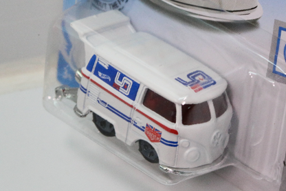 Hot Wheels Kool Kombi HW Volkswagen FYF74 - Plus (+) a Bonus Hot Wheel - Magnus Walker