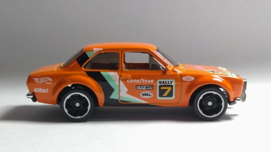 Hot Wheels '70 Ford Escort RS1600 HW Baja Blazers GHB86 - Plus (+) a Bonus Hot Wheel