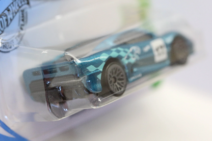 Hot Wheels Jaguar XJ220 HW Exotics GHC34 - Plus (+) a Bonus Hot Wheel